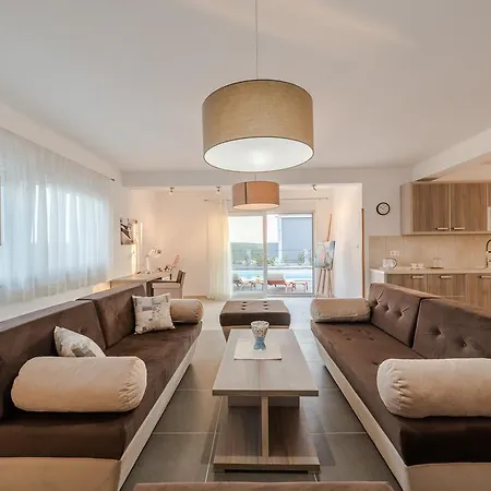 Dalmacija 365 Sukosan, Zadar County * Debeljak