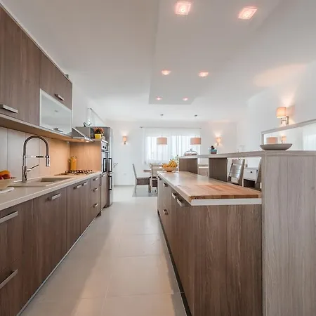 Dalmacija 365 Sukosan, Zadar County Debeljak