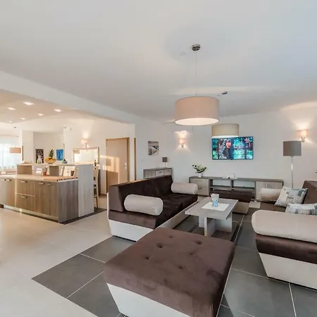 Dalmacija 365 Sukosan, Zadar County * Debeljak