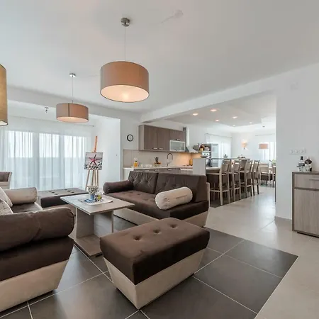 Dalmacija 365 Sukosan, Zadar County Debeljak