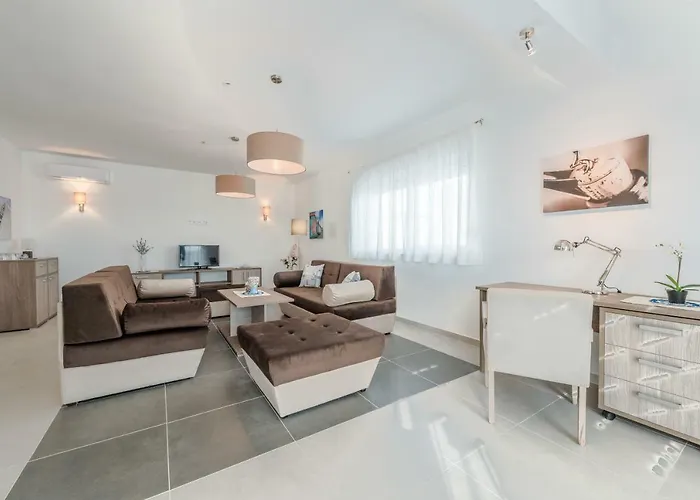 Dalmacija 365 Sukosan, Zadar County * Debeljak